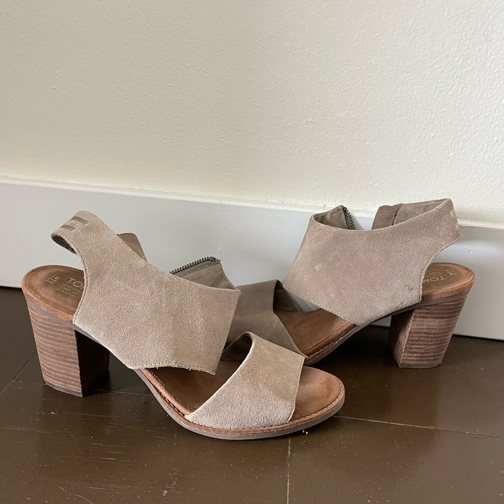 Women’s Toms Heel size 11